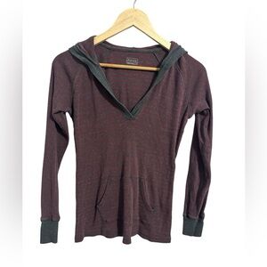 Aspire Maroon  Dark Gray Long Sleeve Ribbed Hoodie Y2K V-Neck Size Medium Boho